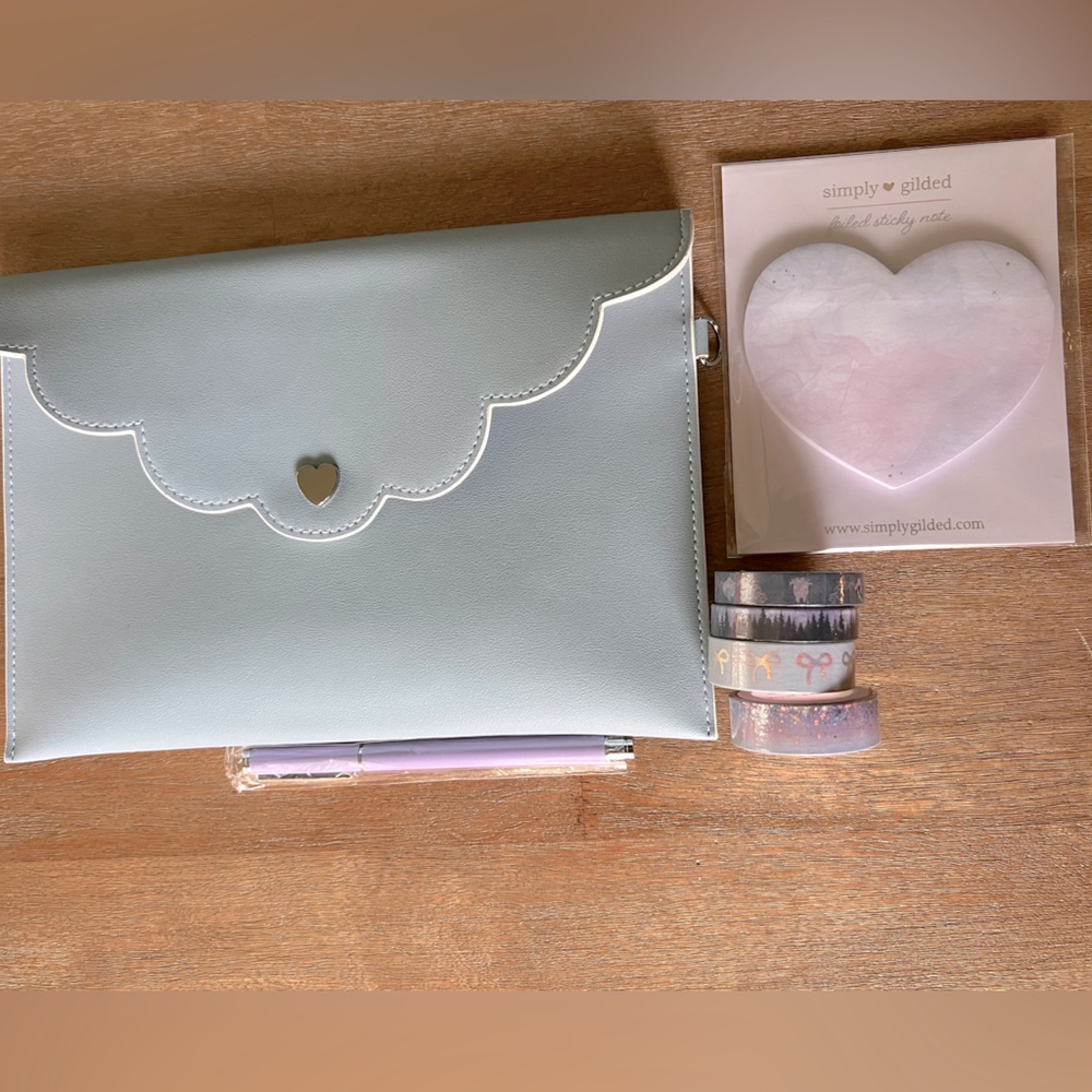 NWT Simply gilded bundle